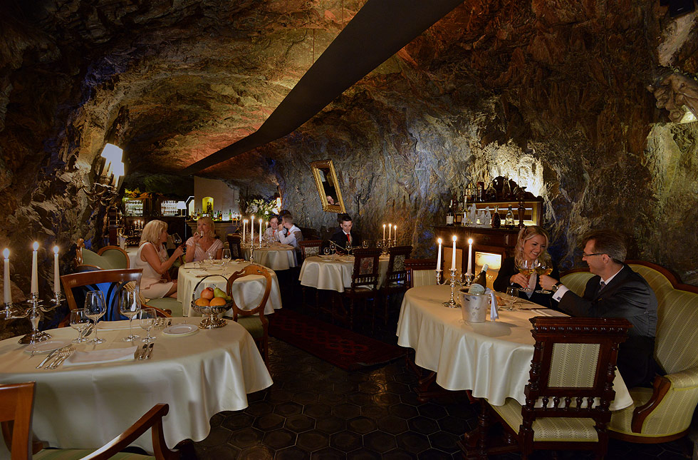 Ресторанный бизнес в пещере